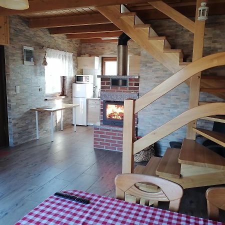 Domek Czerwony Kapturek Villa Plocice Exteriör bild
