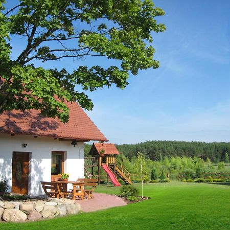 Domek Czerwony Kapturek Villa Plocice Exteriör bild