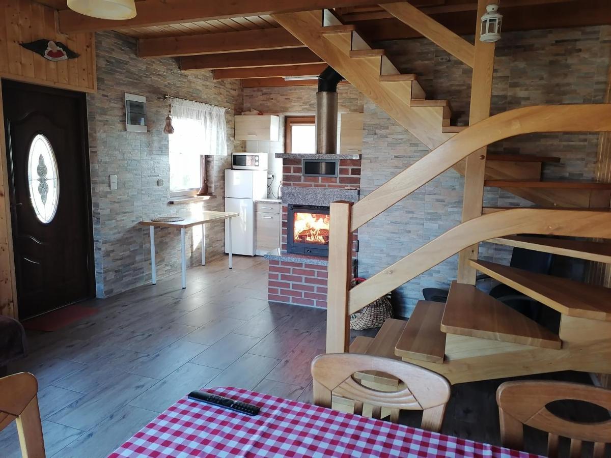 Domek Czerwony Kapturek Villa Plocice Exteriör bild